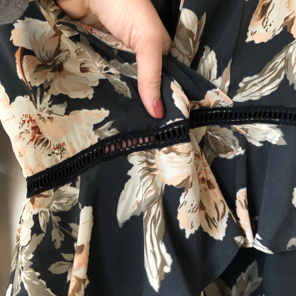 Strut & Bolt Floral Romper - Picture 4 of 5